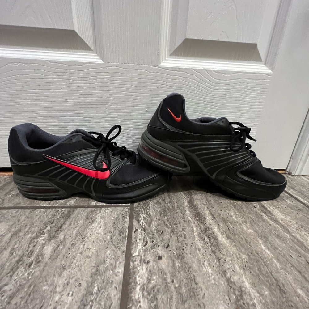 Black and red Nike sneakers - worn once